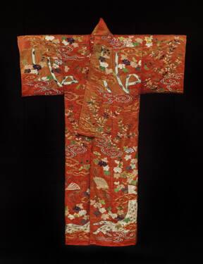 Furisode (long-sleeved robe)