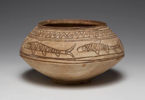 Shallow Bowl with Pipal Leaves and Fish Motifs