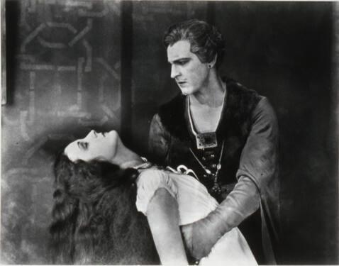 John Barrymore and Mary Astor in "Don Juan"