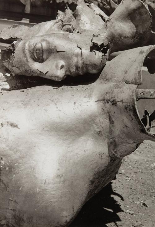 Ángel del temblor (Angel of the Earthquake)