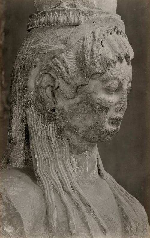 The Treasury of the Siphnians at Delphi. Studies in the History and Criticism of Sculpture, Volume IV