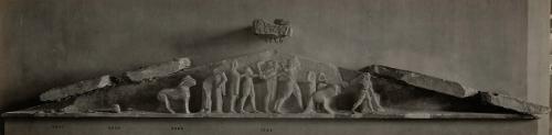 The Treasury of the Siphnians at Delphi. Studies in the History and Criticism of Sculpture, Volume IV
