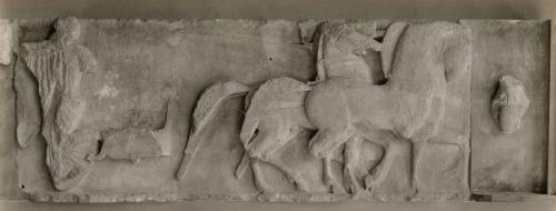 The Treasury of the Siphnians at Delphi. Studies in the History and Criticism of Sculpture, Volume IV