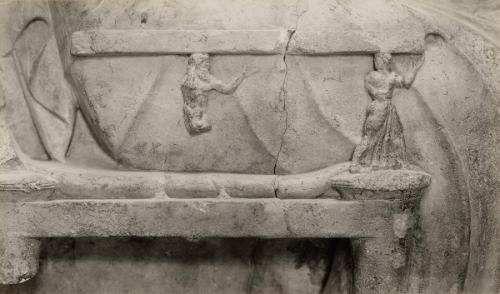 The Treasury of the Siphnians at Delphi. Studies in the History and Criticism of Sculpture, Volume IV