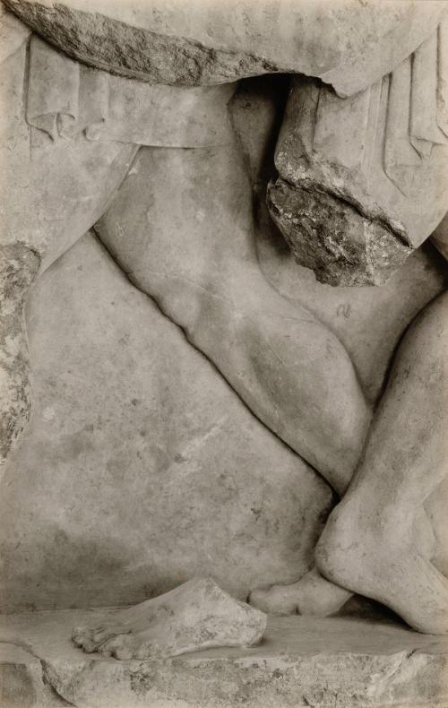 The Treasury of the Siphnians at Delphi. Studies in the History and Criticism of Sculpture, Volume IV