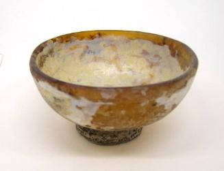 Footed bowl