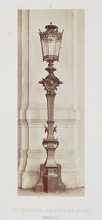 Le Nouvel Opera de Paris, Bronzes (lamppost)