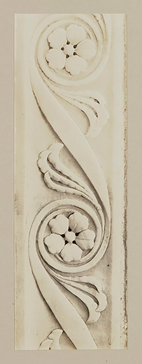 Base; Detail of running pattern on upper molding