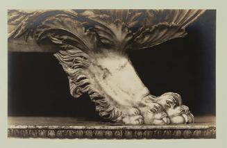 Urn; Right foot