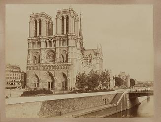 Paris Église Notre-Dame, No. 223 (a);  Paris Boulevard des Capucines, le Grand Hotel (b)