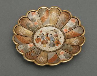Chrysanthemum-Shaped Saucer