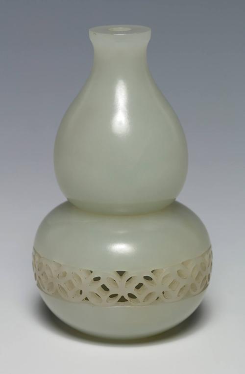 Small Gourd-Shaped Seal (also a whistle)