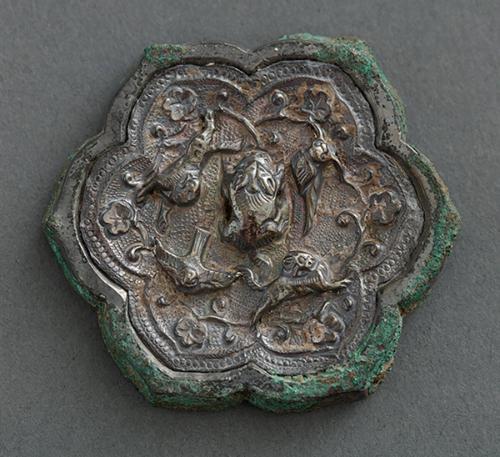 Mirror with Animals and Birds in Foliated Shape