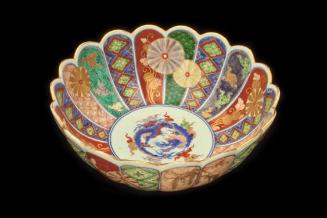 Chrysanthemum-Shaped Bowl