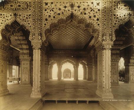 Interior of Diwan-i-Khas, Delhi